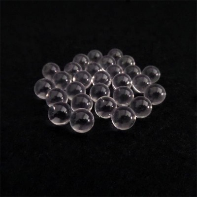 Various sizes of transparent fused silica glass beads